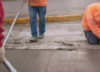 LA MUNICIPALIDAD DE RAWSON FINALIZÓ LOS TRABAJOS DE REPARACIÓN EN AVENIDA 25 DE MAYO Y CALLE BELGRANO